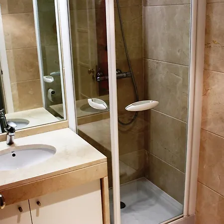 Luxury W/ Garage Apartament *